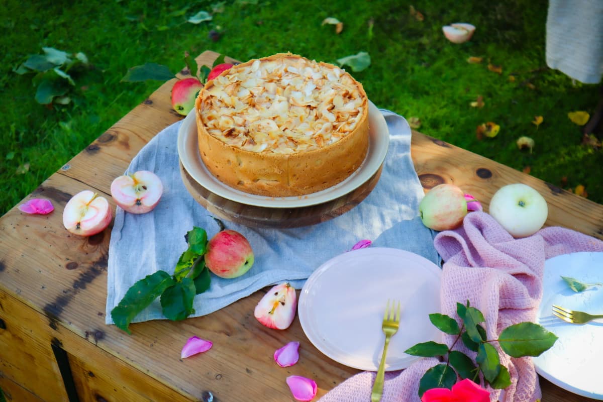 Almond and Coconut Cake